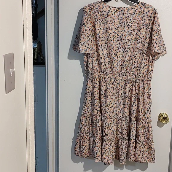 Ladies Blue/Pink Floral Dress with Flutter Sleeves Size 2x - Picture 2 of 11